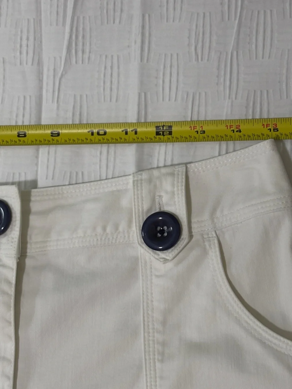 Talbots Capri Pants White Big Blue Button Detail Belt Loops Size 8 Five Pockets - Picture 10 of 13